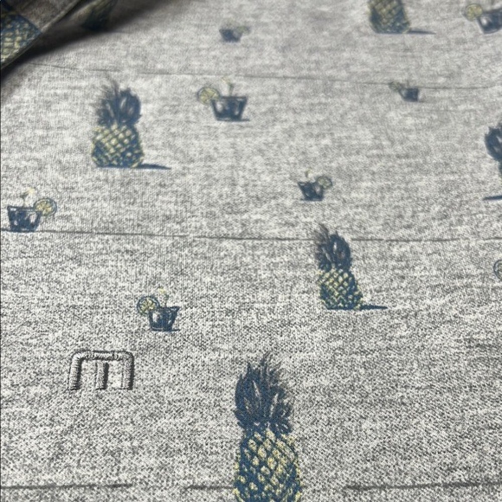 Travis Mathew ISO  Golf Polo Shirt Pineapple Cocktail Print Gray Casual Size? - Picture 3 of 6